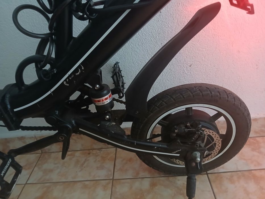 Vând bicicleta electrica