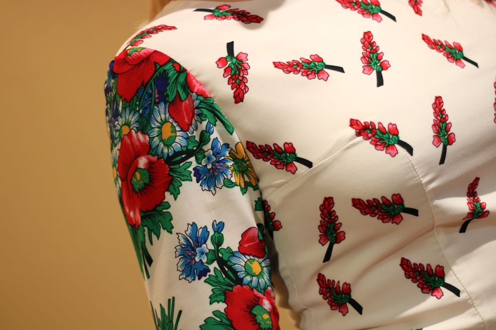 Rochie scurta cu motive florale