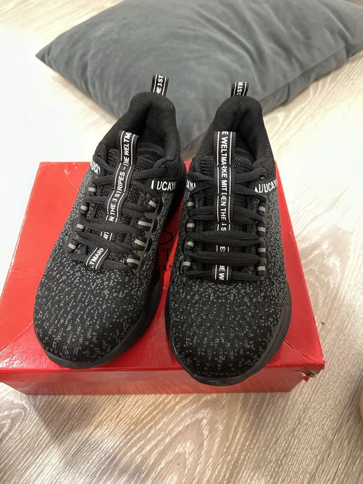 Продам рабочие кроссовки