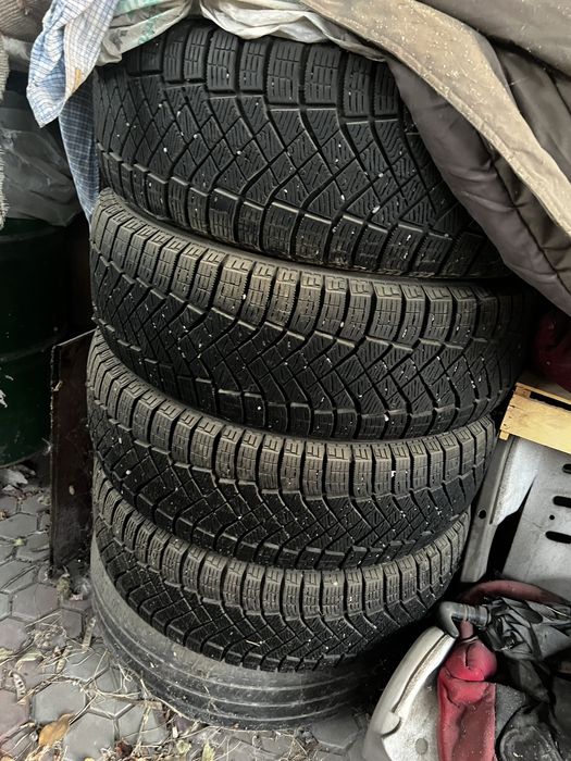 Зимние шины Pirelli 225/65/17