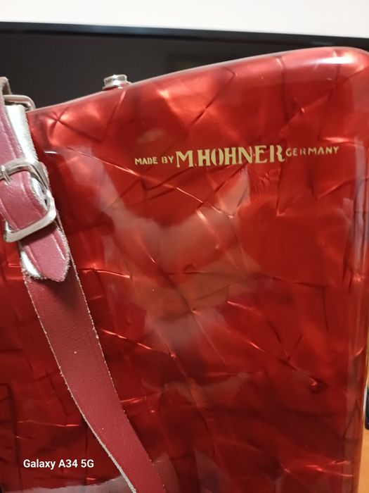 Акордеон  48баса Хохнер