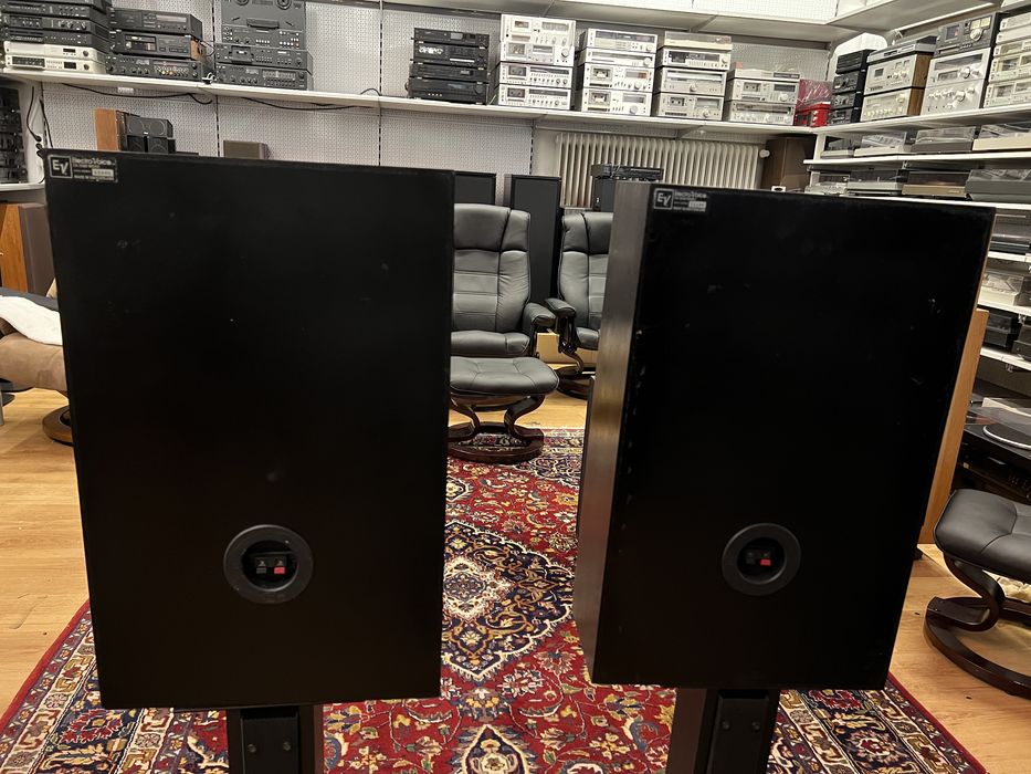 Boxe Electro-Voice Interface A 3 cai fabricate în Switzerland