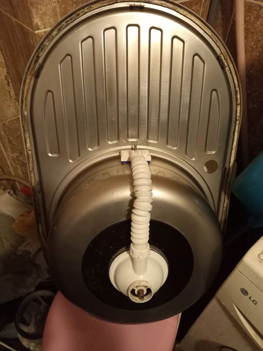 Раковина со смесителем накладной