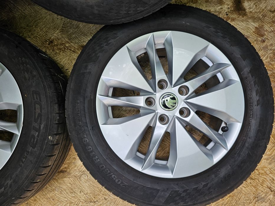 Jante aliaj 16" Skoda Octavia 3/4 Volkswagen cu anvelope vara  205 60 16