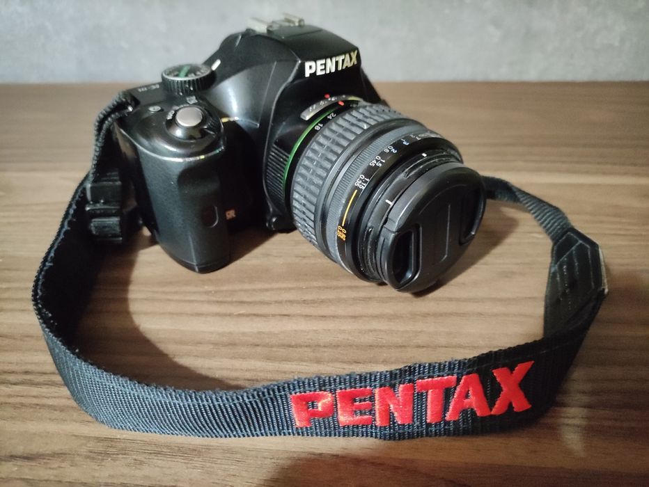 Фотоапарат Pentax с обектив в много добро състояние