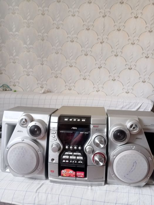 Продается  музыкальный центр АЙВА