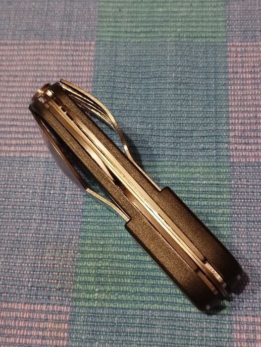 Briceag multifunctional