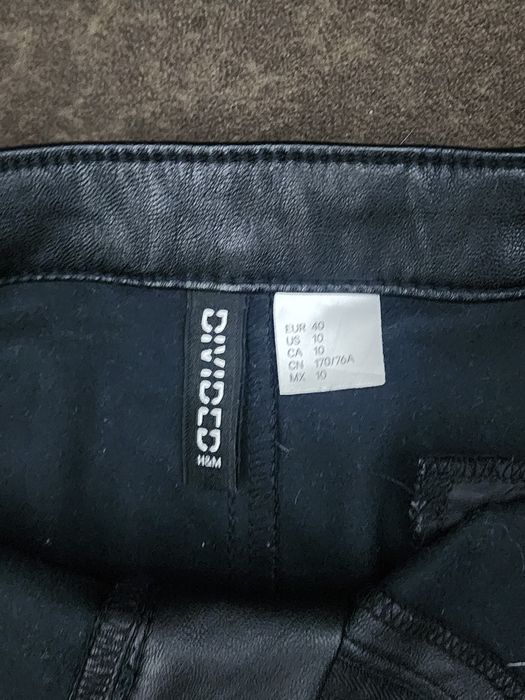 Продаются женские кожанные шорты