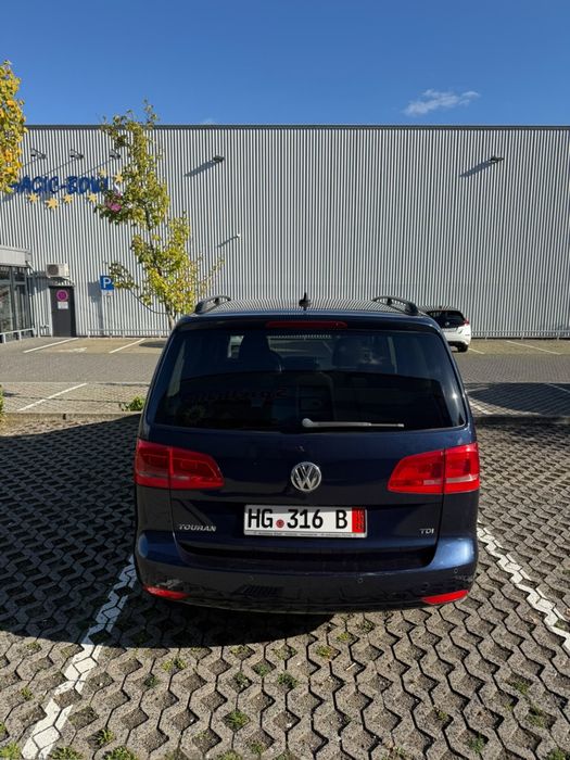 VOLKSWAGEN Touran 2011 — imagine 3