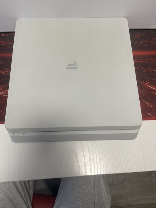 SonY  PS 4 slim бял