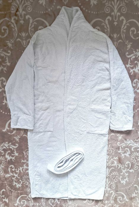Белоснежные махровые халаты
