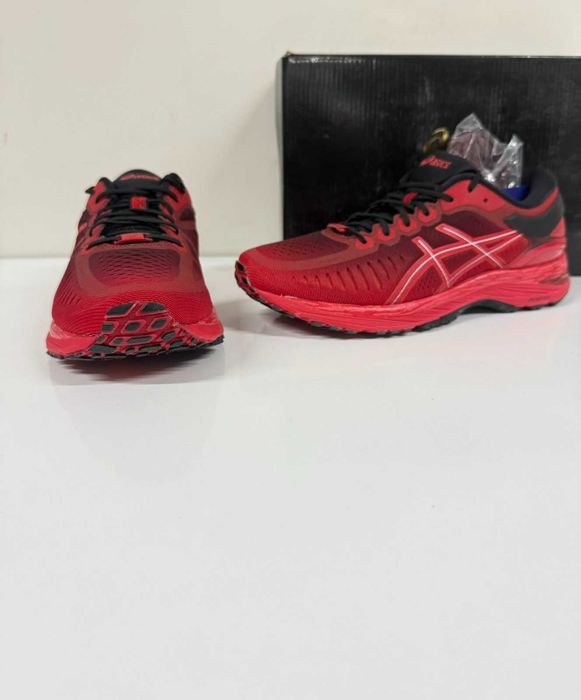 Asics Metarun Red
