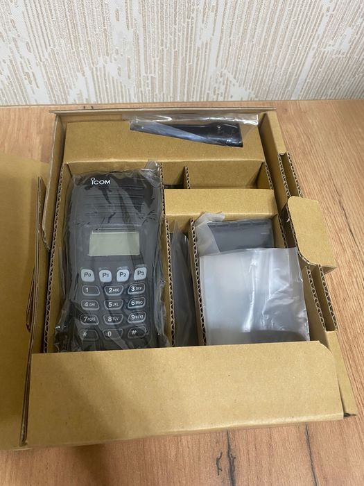 Продам рацию Icom IC-F4161