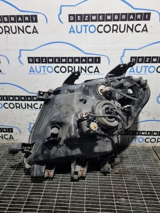 Far Dreapta Ford Ranger III 2011 - 2015 SUV 4 Usi (1329) Fara xenon