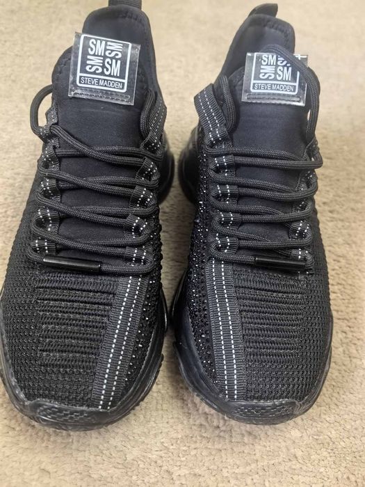 Сникърси .     .