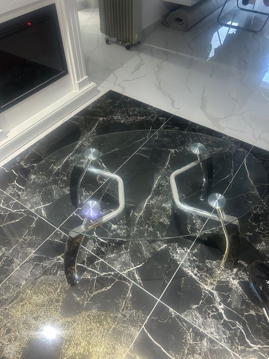 Vând măsuță de cafea din sticlă