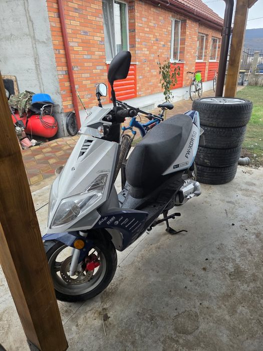 Vand scooter Generic XOR 50