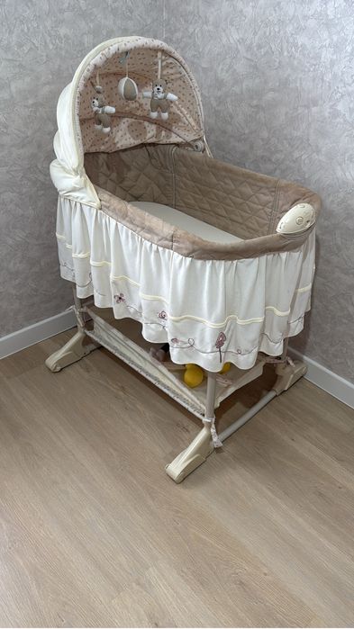 Продам детскую люлькау бу