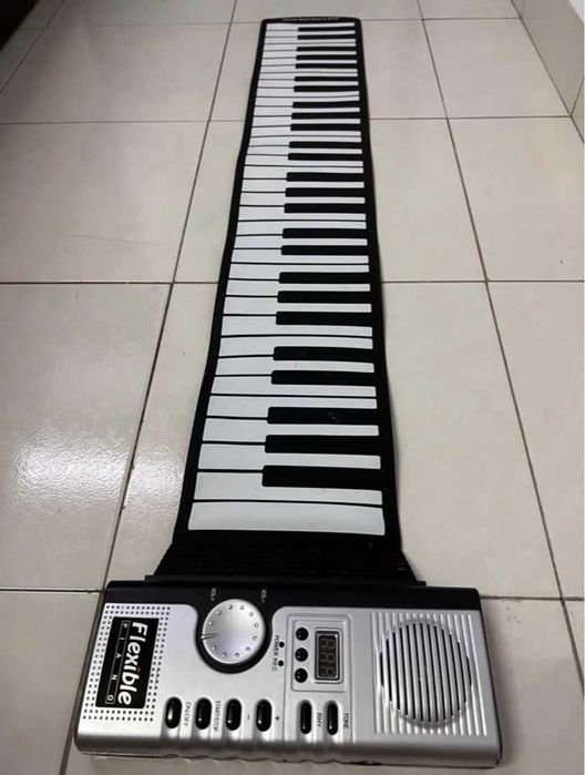 Гъвкаво пиано с 61 навиващи се силиконови клавиши