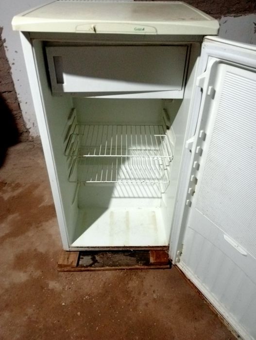 Холодильник Сатылады жаксы музлатип  ислеп тур