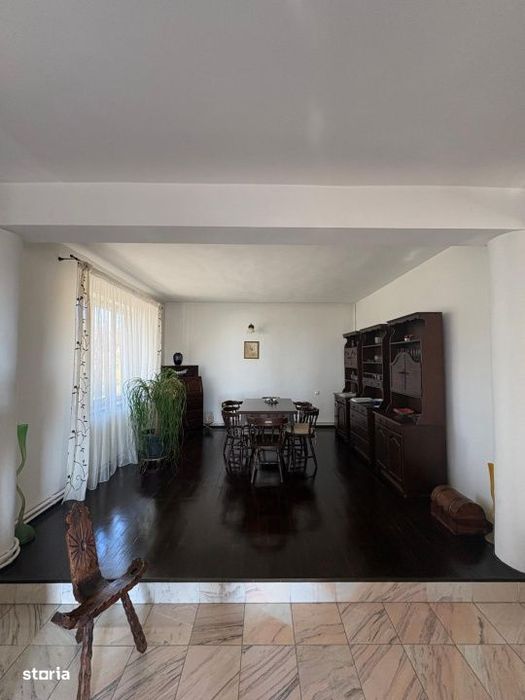 Vila D+P+M cu piscina si sauna, 5 camere, 290 mp, teren 15 ari, panora