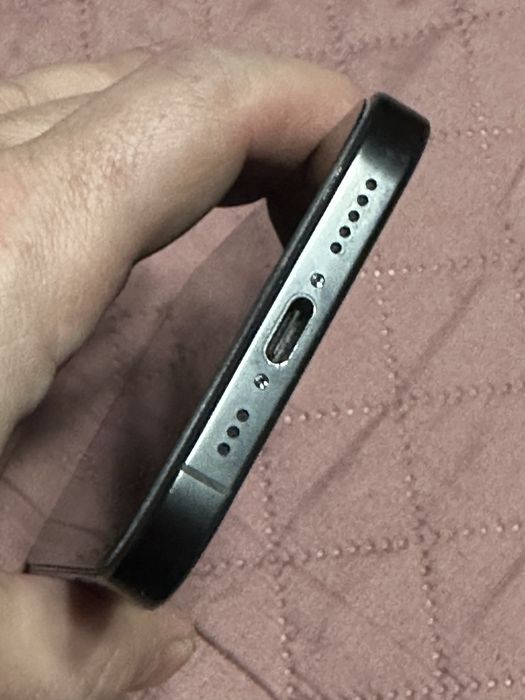 Vand iphone 16 pro 256GB impecabil + husa apple originala