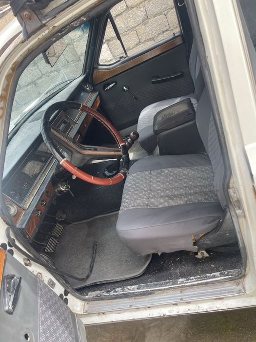 Moshina volga vaz 01