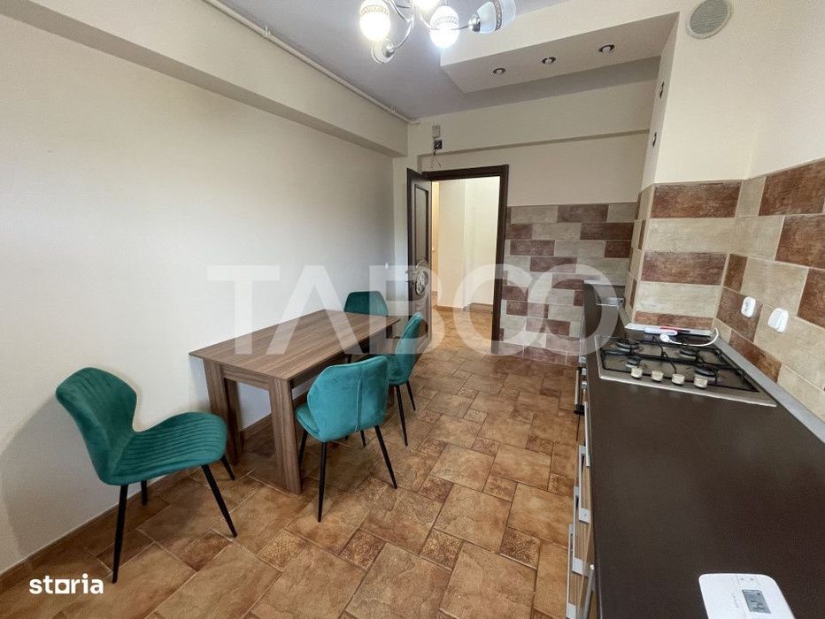 Apartament cu 4 camere si loc de parcare de inchiriat in zona Strand