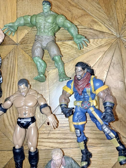 Разные коллекционные фигурки