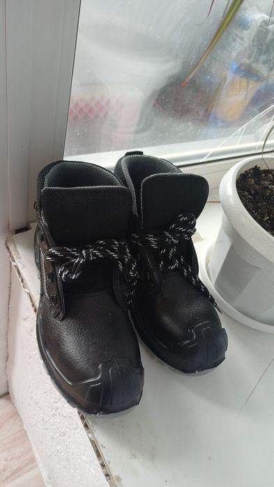 Продам обувь ботинки полуботинки новые