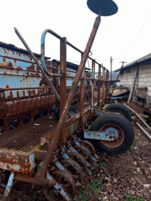 Mașină plantat arpagic/usturoi