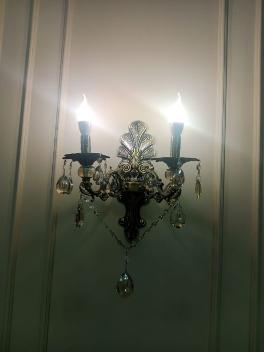 Продается Люстра