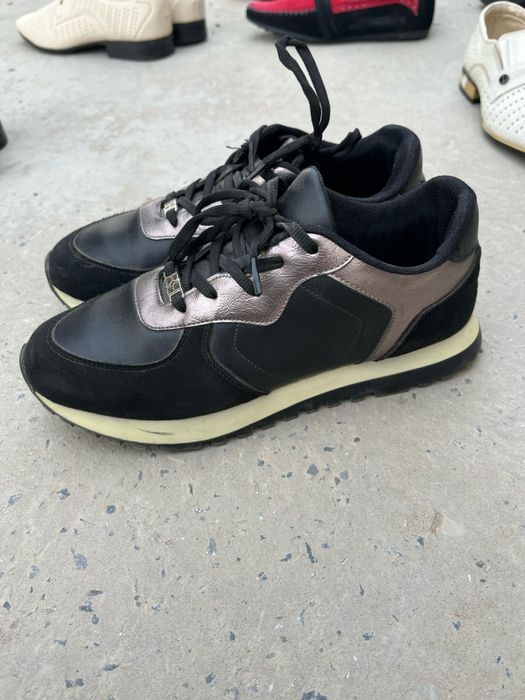 Кроссовки женские