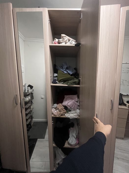 Продам Шкаф срочно