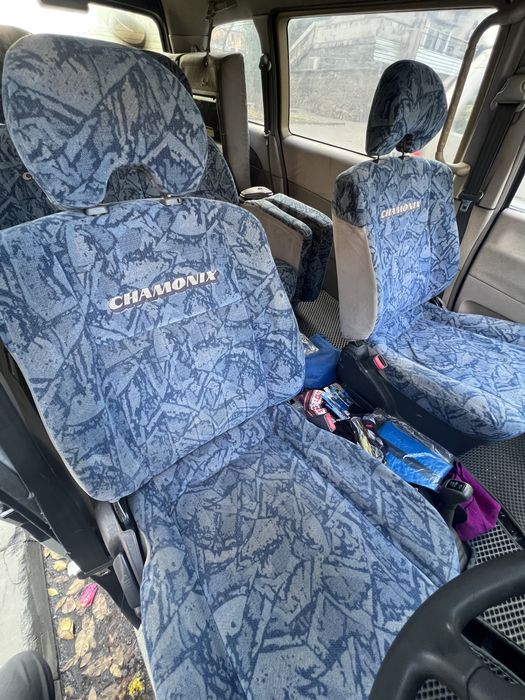 Сиденья на Делику