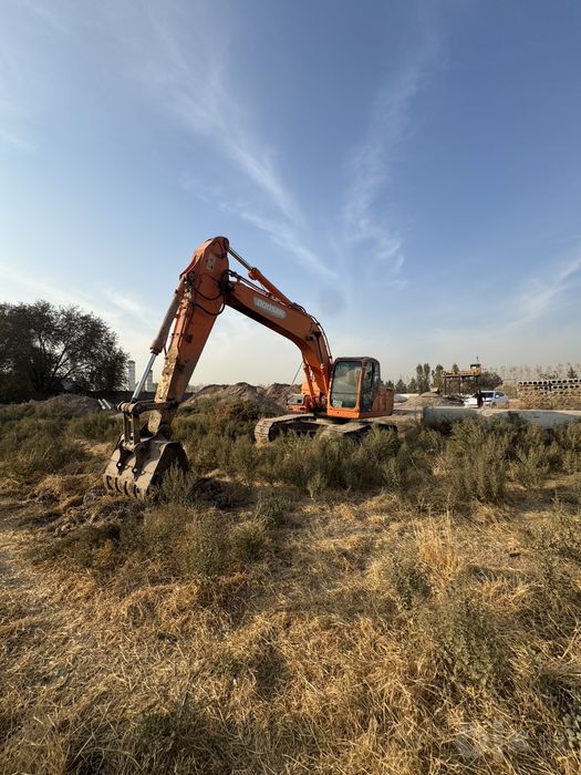 Ekskavator sotiladi excavator sotiladi