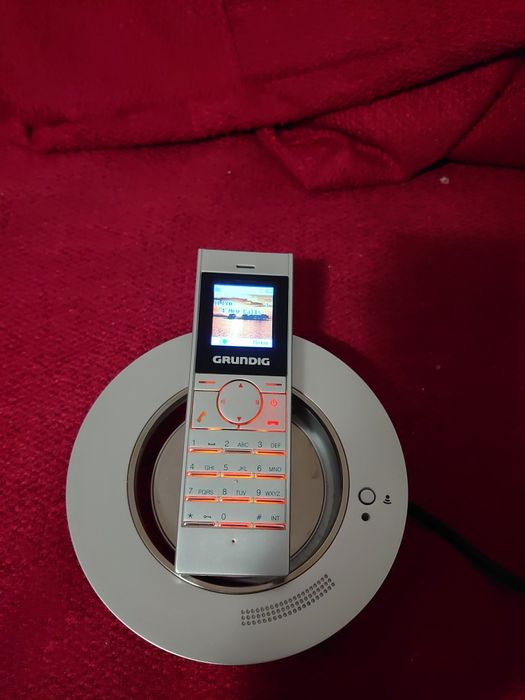 безжичен цифров телефон