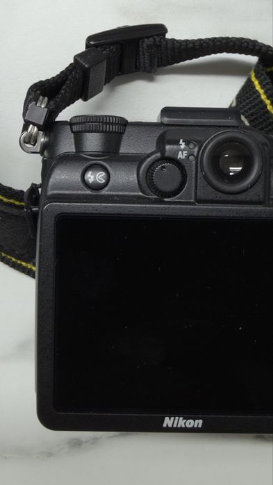 Nikon Coolpix P7000