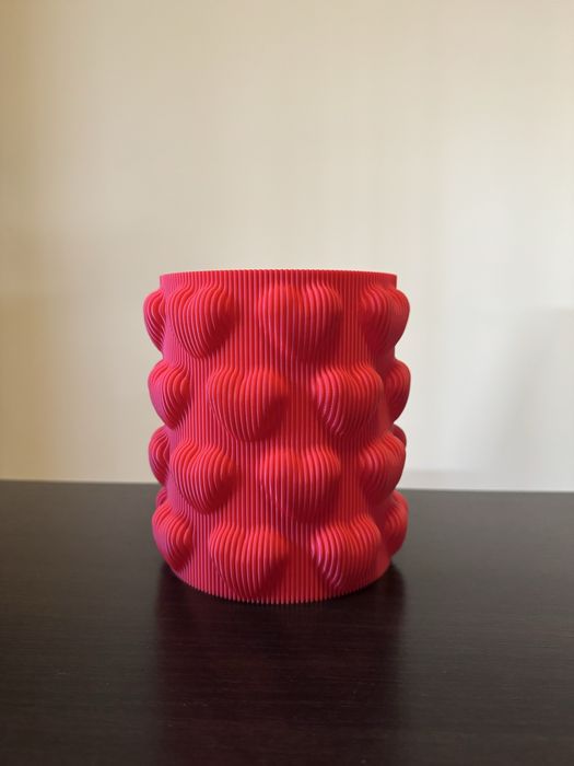 Vaza decorativa rosie cu inimioare 14.5cm - Valentine's Day 8 Martie