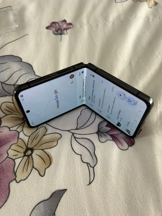 Samsung flip 4 128 GB