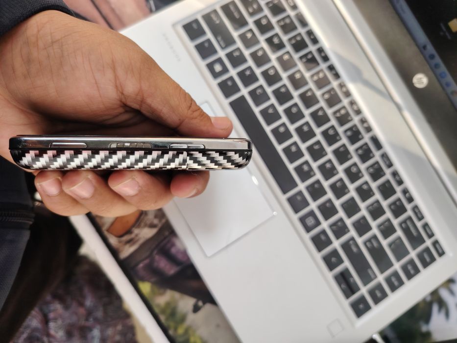 Nokia C6  holati ideal