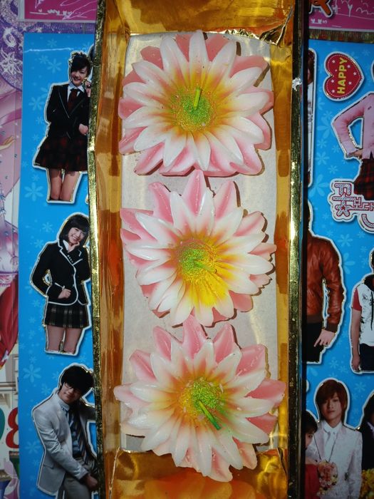 Продам! Новый.  Набор свечи по 2000т.