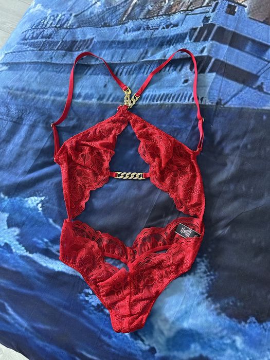 Бельото Victoria Secret, размер ХС, цена 25 лв