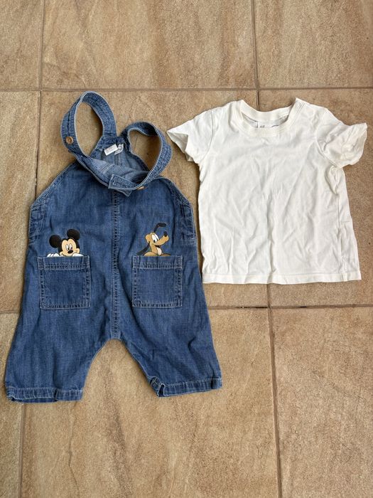Set Disney cu salopeta trei sfert si tricou