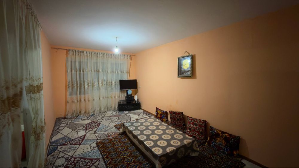 Теннисный корт 3 хонали 2-этаж сквозной уй сотилади