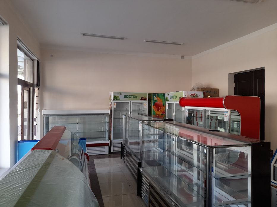 Холодильник витрина для торт и разные пичёное