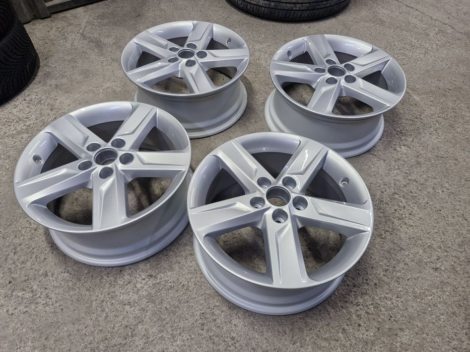 Камри оригинал Американец R17