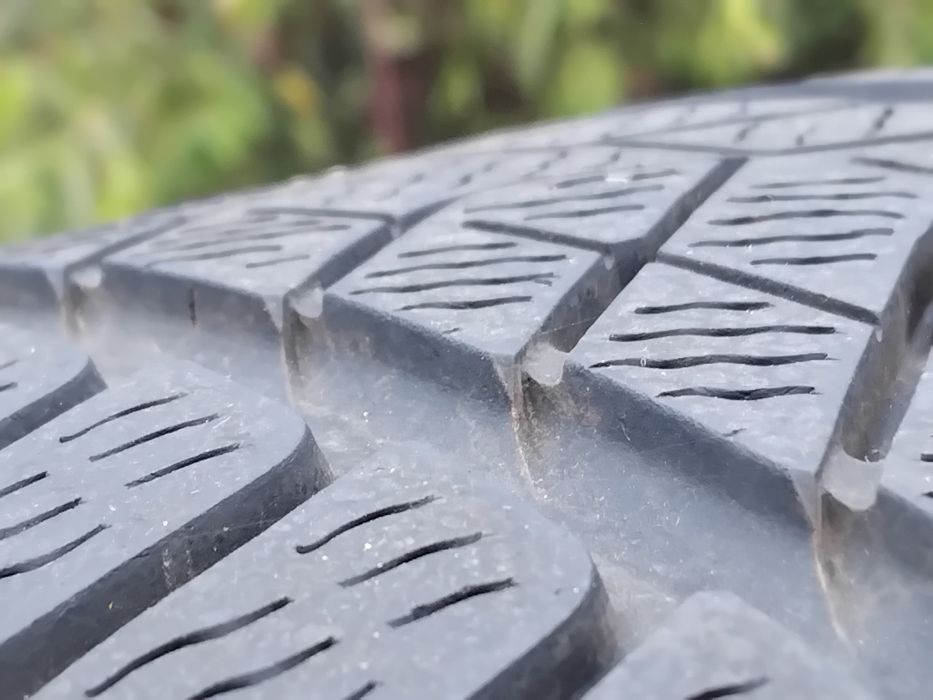 Гуми 225 55 18 Пирели Pirelli 4 броя+.
Нов внос. Не са нови!