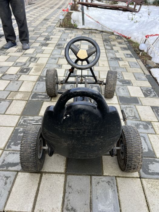 Kart cu pedale pentru copii