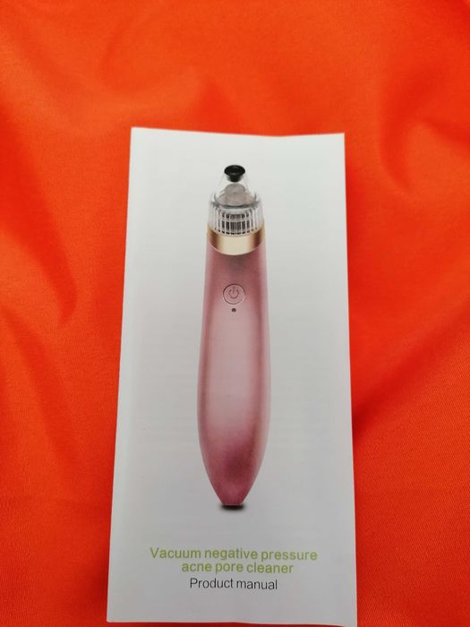 Aparat vacuum pentru curățarea și îngrijirea pielii de punctele negre